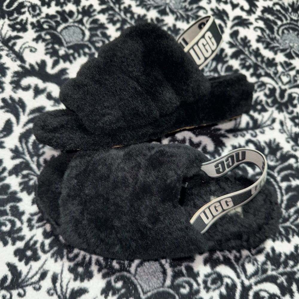 UGG Slides